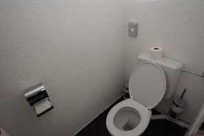 Apartment, 2 Bedrooms | Bathroom | Shower - AB Apartment 27 (Stuttgart)