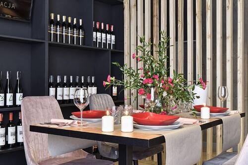 Déjeuner, dîner et souper servis sur place