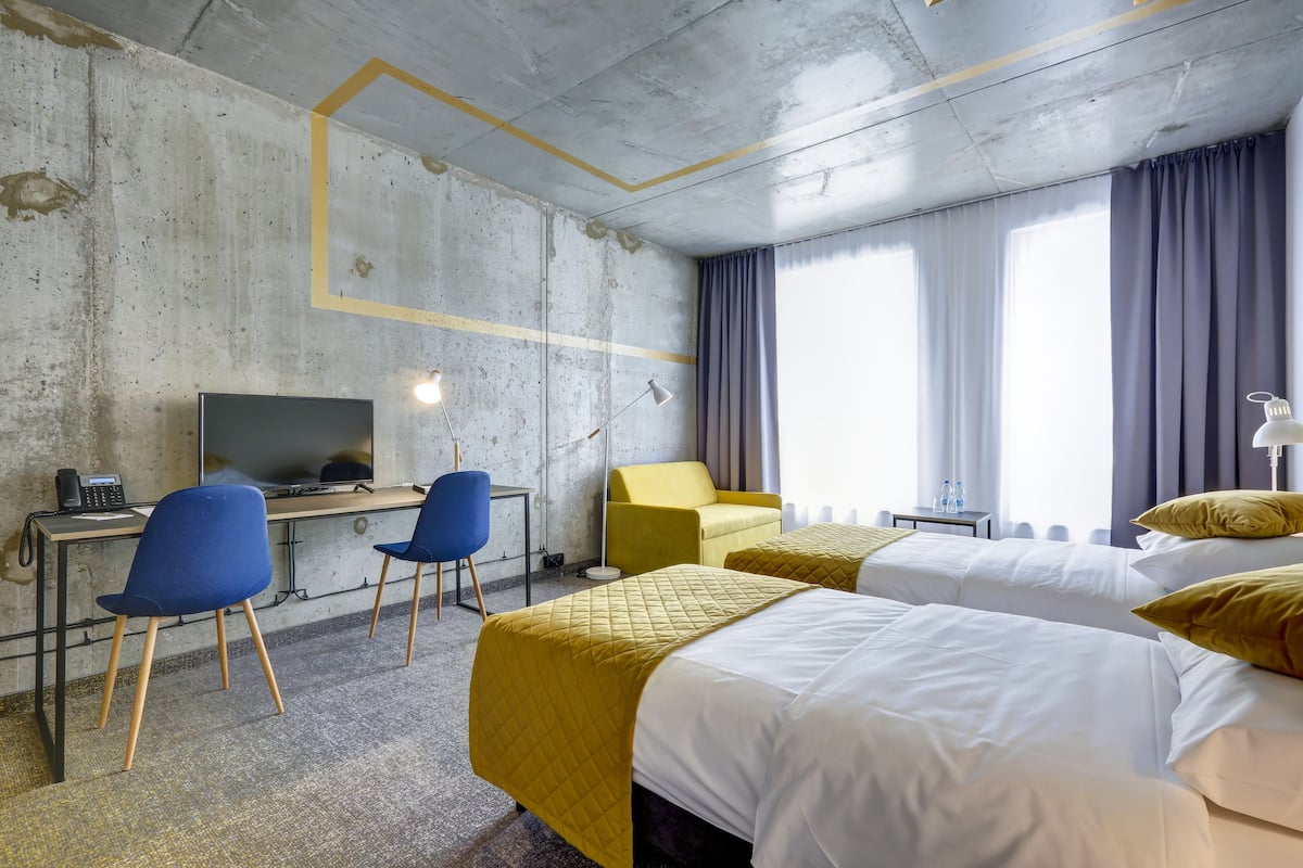 Comfort Double Room, 2 Single Beds, Non Smoking | 1 bedroom, soundproofing, iron/ironing board, free WiFi
