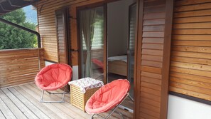 ห้องแฟมิลี่ทริปเปิล, ระเบียง, วิวภูเขา | ลานระเบียง/ นอกชาน