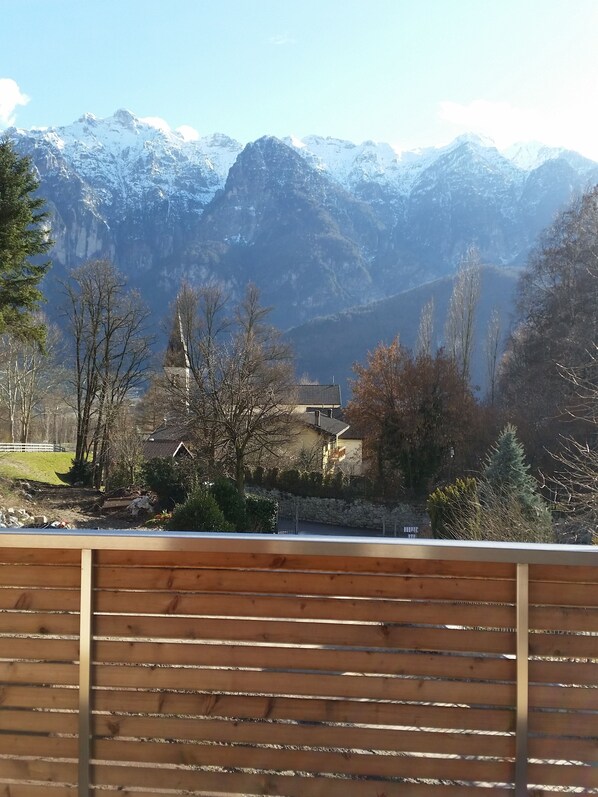 Kolmen hengen perhehuone, terassi, vuoristonäköala | Terassi/patio