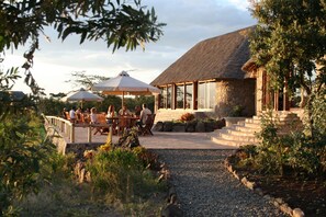 Tempat makan luar