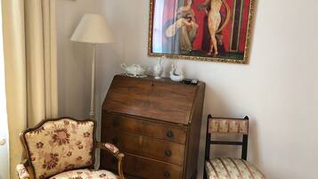 Deluxe tweepersoonskamer (La Chambre Rose) | Luxe beddengoed, pillowtop-bedden, individueel gedecoreerd