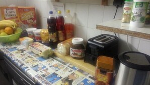 Free daily self-serve breakfast - SnowBunnys BackPackers Hostel (Kitzbuhel)