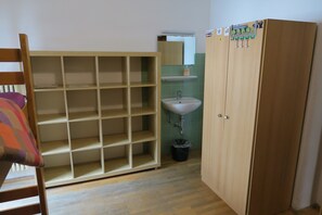 واي فاي مجانًا وملاءات أسرّة