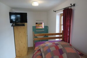 Room - SnowBunnys BackPackers Hostel (Kitzbuhel)