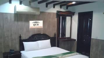 Deluxe Double Room, 1 Double Bed, Smoking | Living room