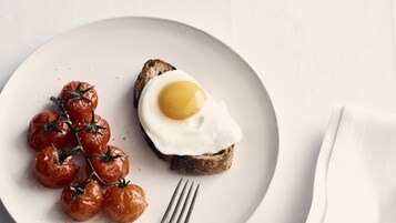 Café da manhã continental todos os dias mediante uma taxa
