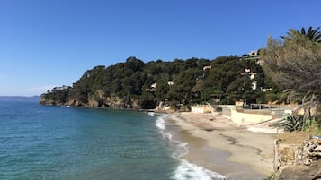Beach nearby, sun-loungers