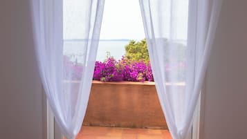 5 bedrooms, in-room safe, desk, iron/ironing board