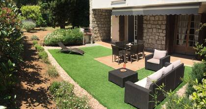 Self catering ground level of a villa, close to the sea