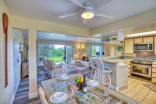 Fridge, microwave, oven, stovetop