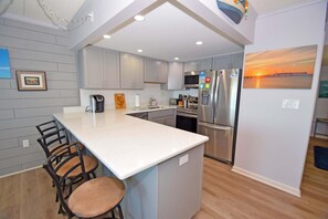 Condo, 2 Bedrooms | Private kitchen