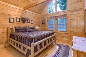1 bedroom, iron/ironing board, travel cot, free WiFi - Pet-friendly Cabin in the Hills! HOT TUB + Wifi (Sevierville)