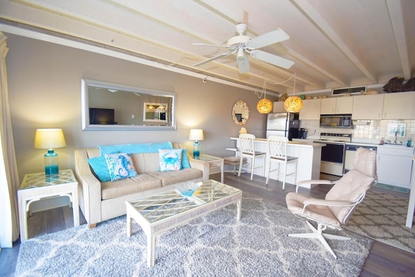 Living room - Jada 4H 1 Bedroom Condo by RedAwning (Ocean City)