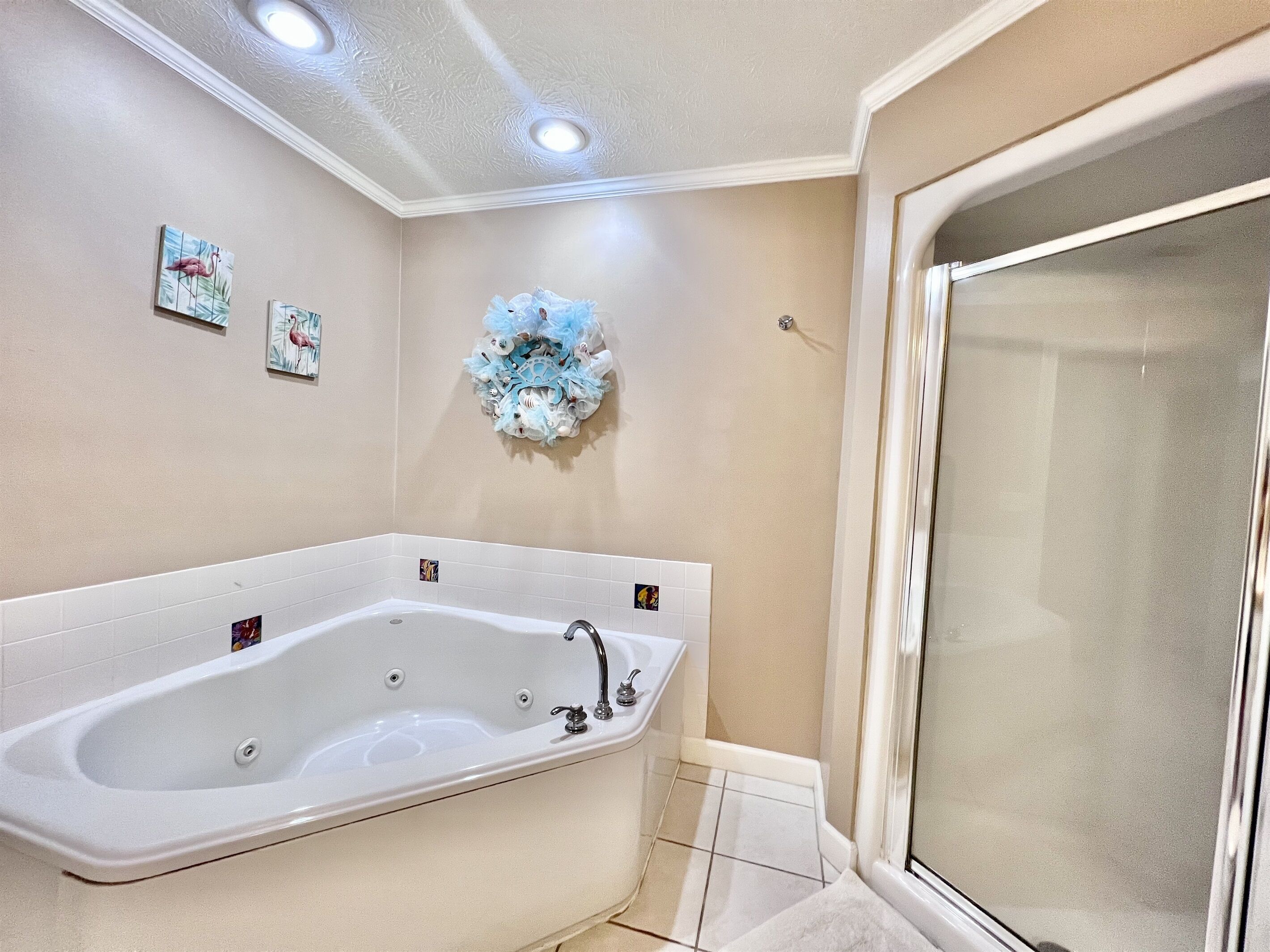 Bathtub, jetted tub, hair dryer, towels