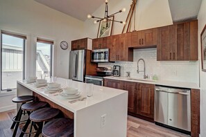 Condo, 1 Bedroom | Private kitchen | Fridge, microwave, oven, dishwasher - Lances West 13 1 Bedroom Condo by RedAwning (Breckenridge)