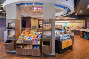 Snack bar - Tru by Hilton Coppell DFW Airport North (Coppell)