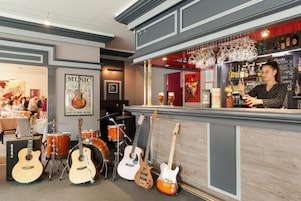 Bar (en el alojamiento)