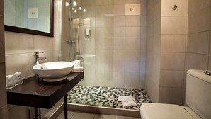 Bathroom - The Originals City, Hôtel de L'ange, Guebwiller (Guebwiller)