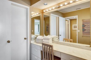 Condo, 1 Bedroom | Bathroom | Towels