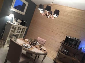Kamar Double, 1 Tempat Tidur Queen, Bebas Asap Rokok | Makan di kamar