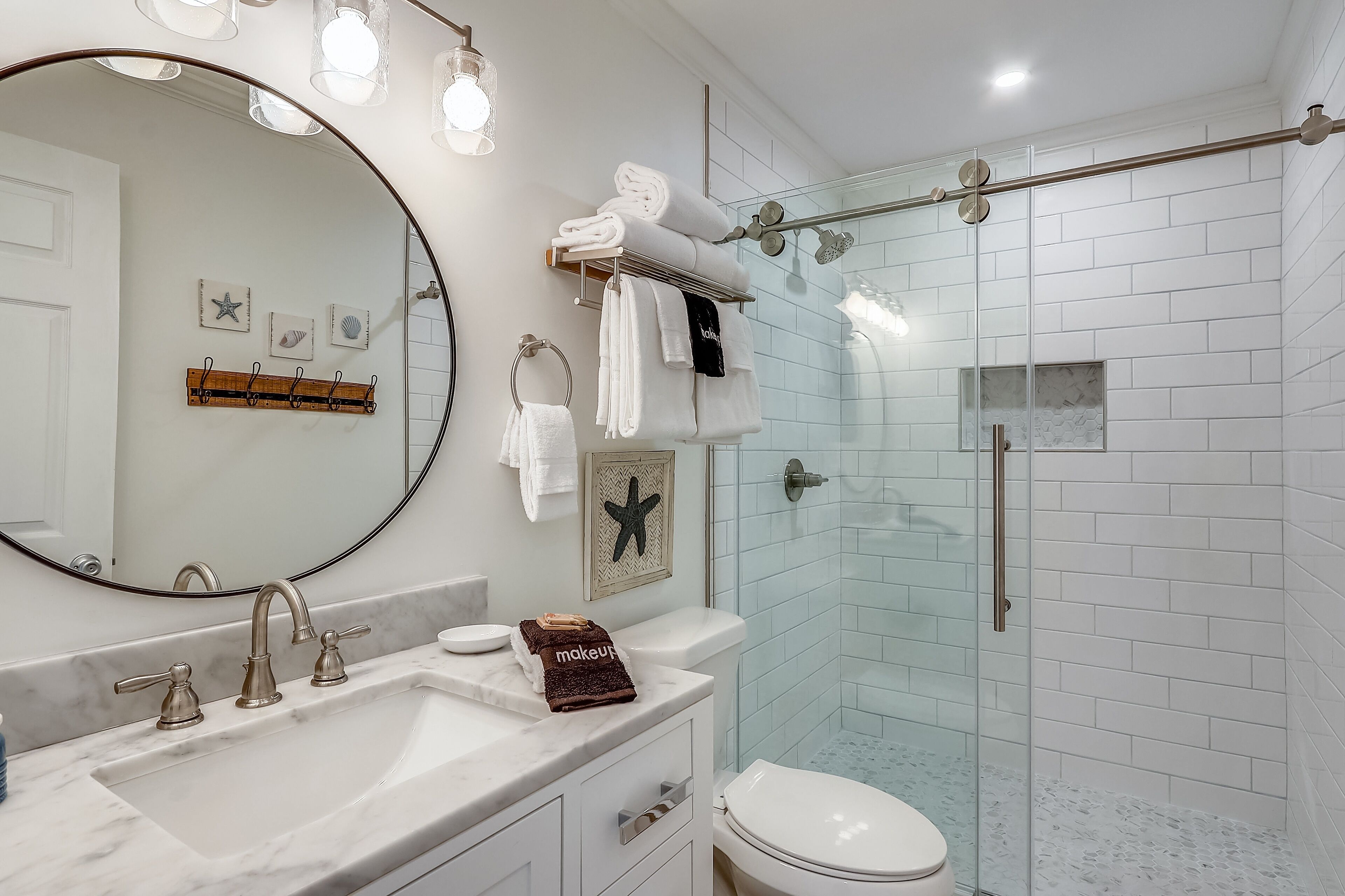 Studio | Bathroom