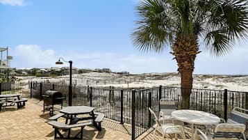 Condo, 2 Bedrooms | Outdoor dining