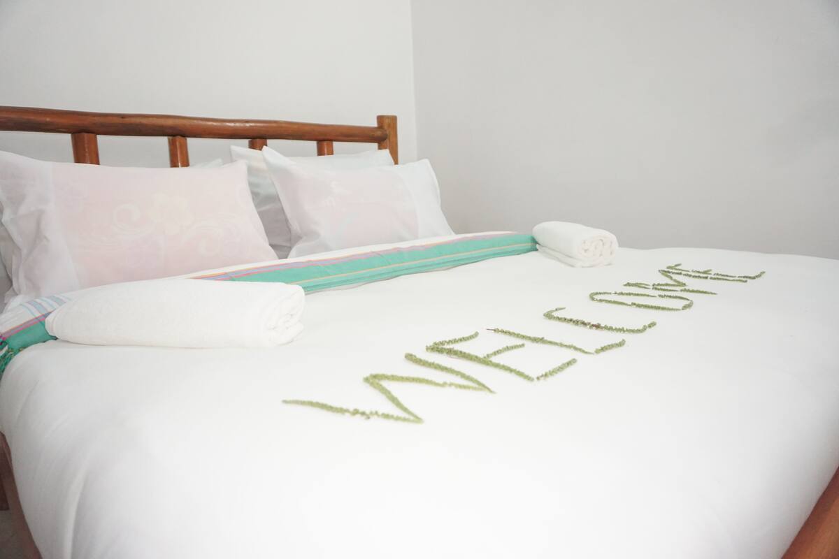 Deluxe Room, 1 Double Bed, Balcony, Garden View (Blue)