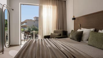 Superior Double or Twin Room | In-room safe, individually furnished, blackout drapes, soundproofing