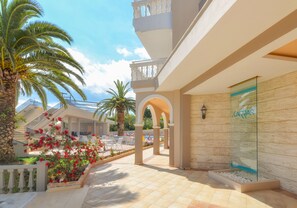 Exterior detail - Karras Grande Resort (Zakynthos)
