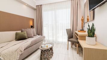 Junior Suite | Living area | LED TV