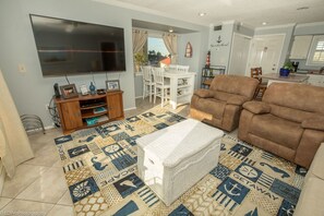 Condo, 1 Bedroom | Living area