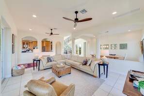 Smart TV, fireplace, DVD player, ping pong
