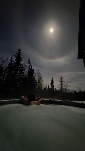 Outdoor spa tub - Breathtaking Mountain Views tucked away in private.  Outdoor Sauna and Hot Tub! (Palmer)
