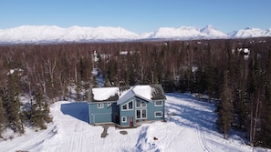 Exterior - Breathtaking Mountain Views tucked away in private.  Outdoor Sauna and Hot Tub! (Palmer)