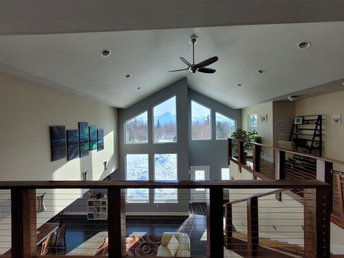 Breathtaking Mountain Views tucked away in private.  Outdoor Sauna and Hot Tub!