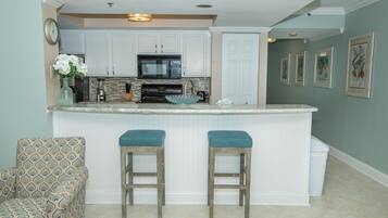 Condo, 1 Bedroom | Private kitchen | Fridge, oven, coffee/tea maker, toaster