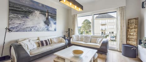 Vila, 4 quartos (Lustucru) | Área de estar | TV de tela plana