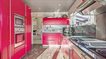 Vila, 4 kamar tidur (Lustucru) | Dapur pribadi | Lemari es, microwave, oven, dan kompor