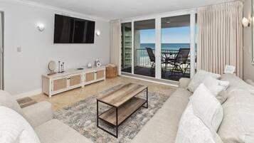 Condo, 2 Bedrooms | Living area | Smart TV