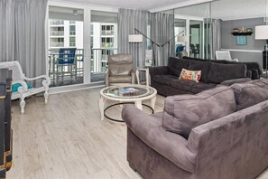 Condo, 2 Bedrooms | Living area