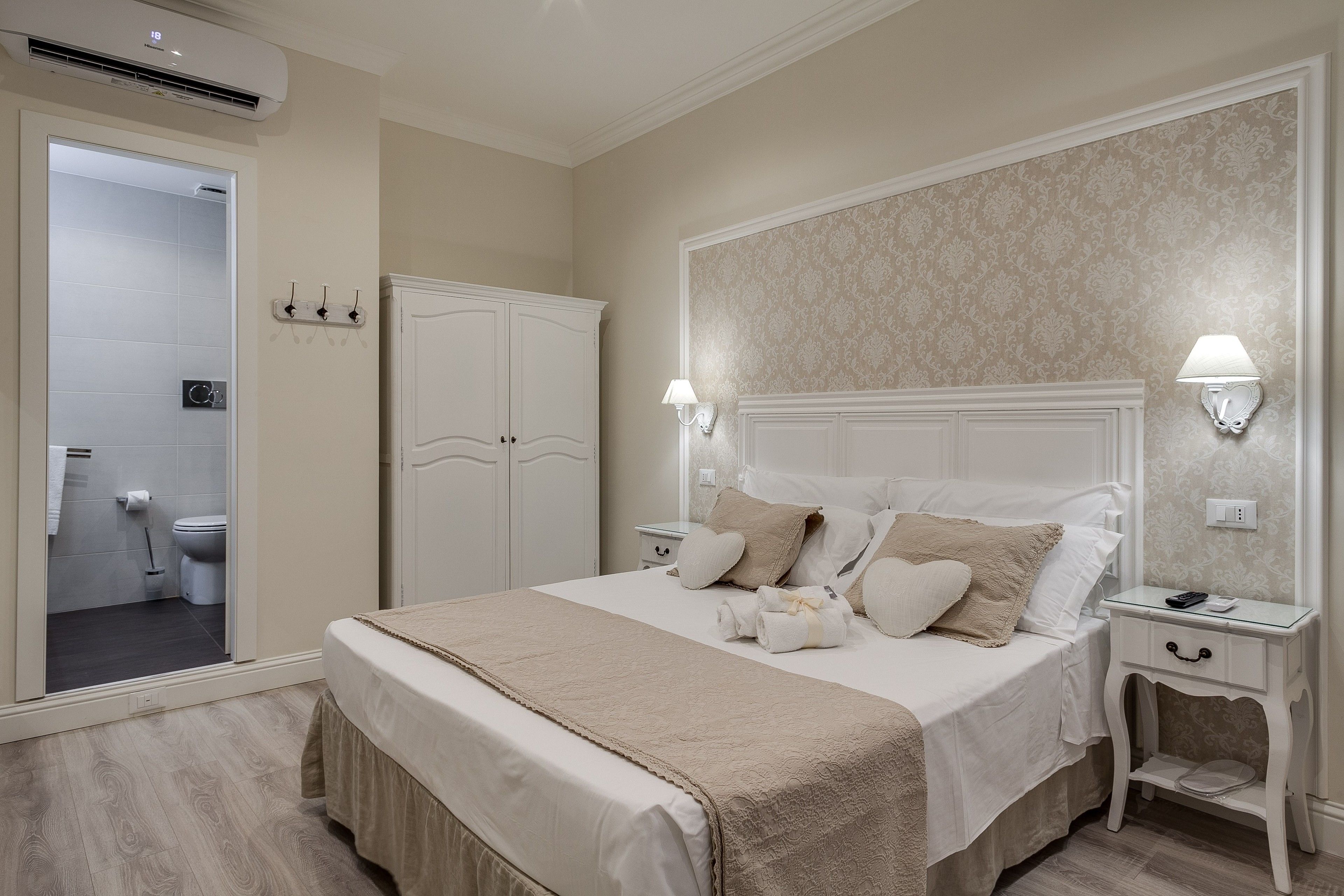 Photo - Charme & Chic Luxury