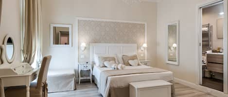 Roupas de cama premium, edredons de pluma, frigobar, cofres nos quartos