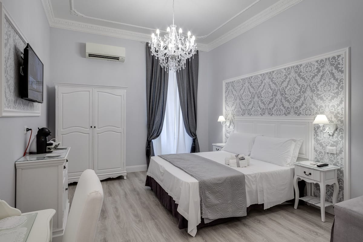 1 bedroom, premium bedding, down comforters, minibar