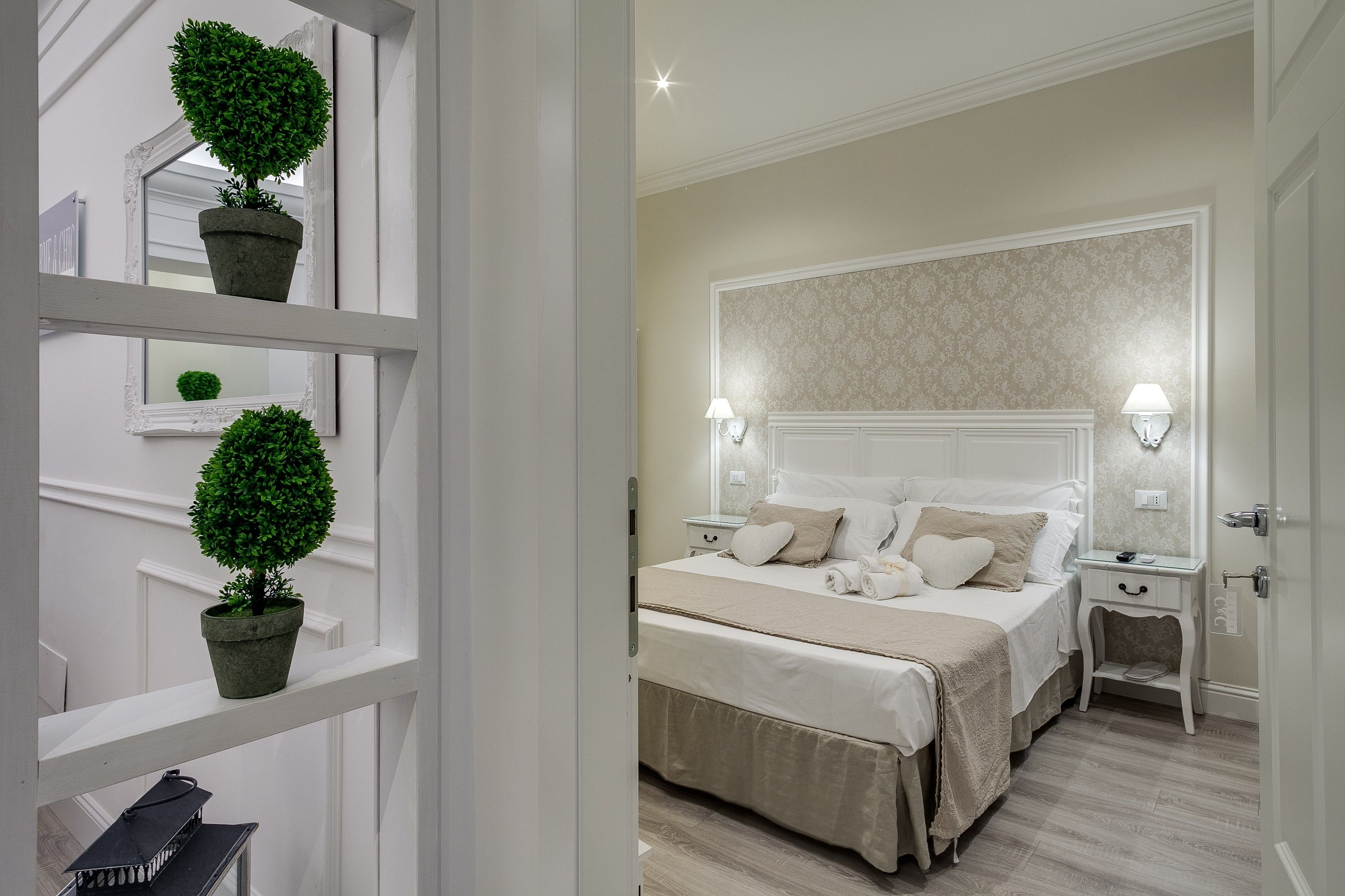 Photo - Charme & Chic Luxury