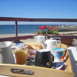 Daily buffet breakfast for a fee