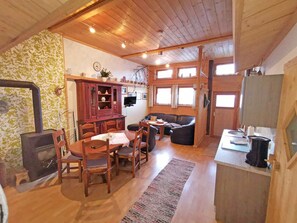 Apartment (ALMSTADL) | Individually decorated, individually furnished, desk, blackout drapes - Fetznhof Landpension (Grassau)