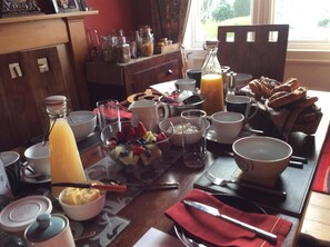 Desayuno buffet incluido todos los días