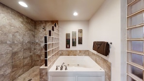 Condo, 2 Bedrooms | Bathroom - Bearadise Dreams 2 Bedroom Condo by RedAwning (Pigeon Forge)